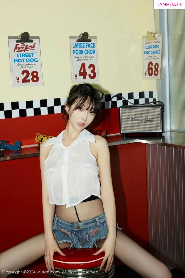 玥儿玥  [XiuRen]高清写真图 2024.07.05 No.8811 玥儿玥er 黑丝美腿第16张图片